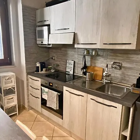 Lauri's Modern - 5 Minutes From Center Apartment